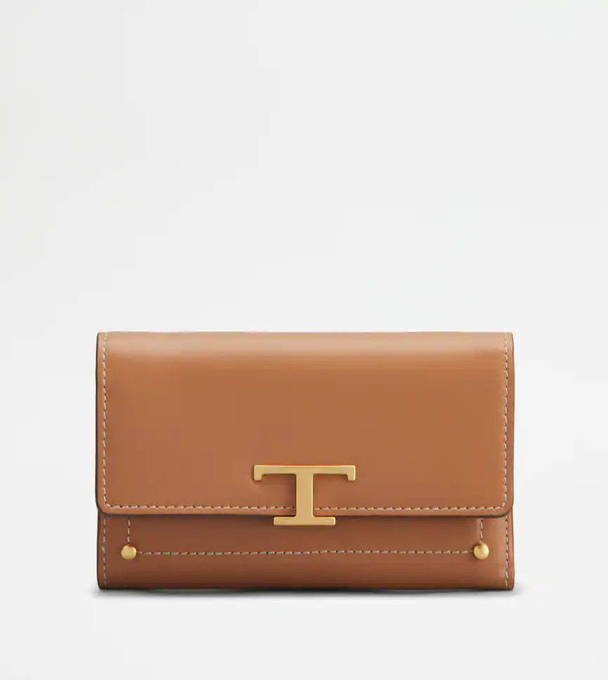 TOD'S TIMELESS WALLET IN LEATHER - BROWN £430