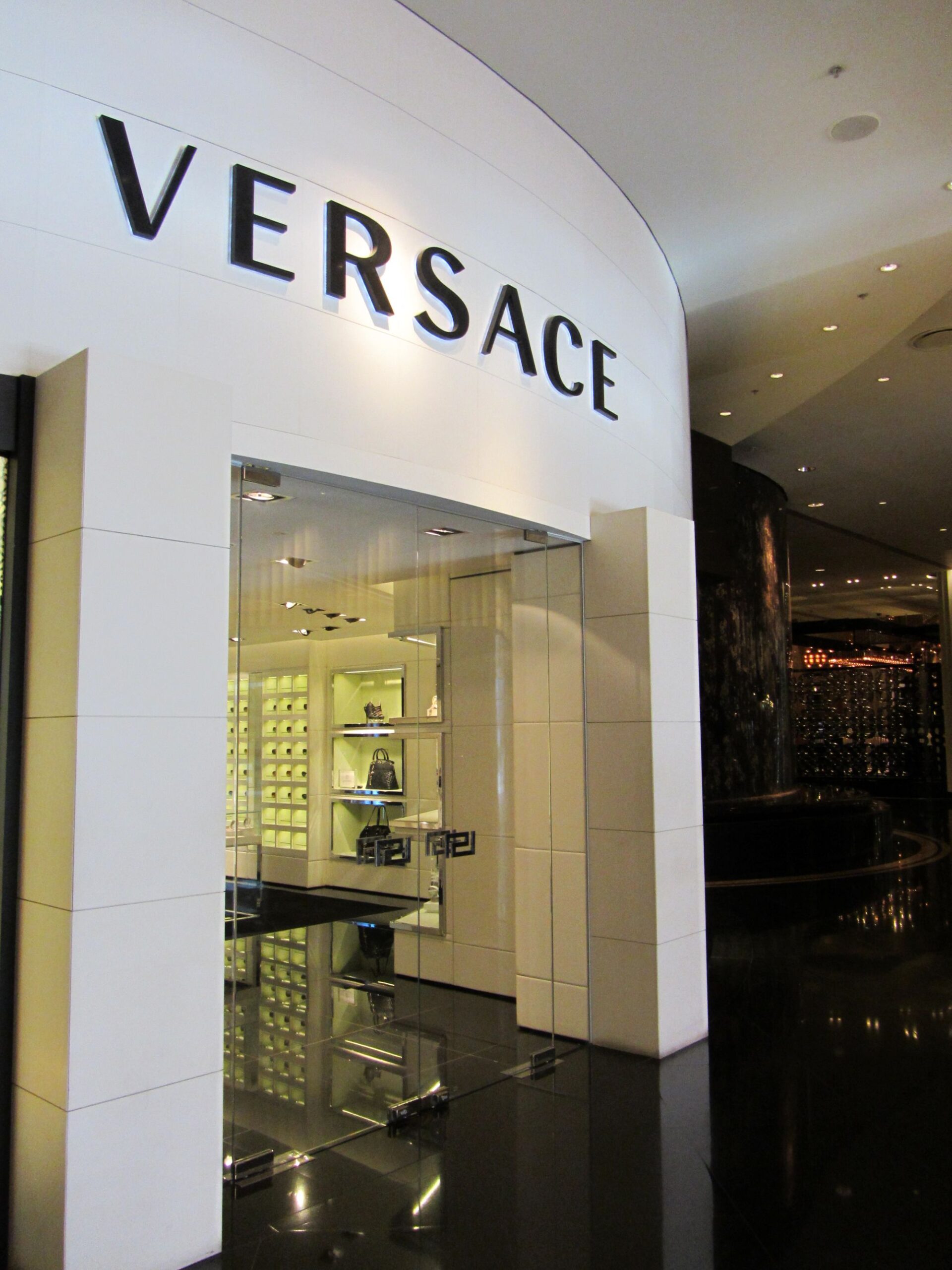 Versace To Present Its Fall 2023 Collection In Los Angeles