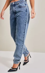 Pretty Little Thing 
L32 Vintage Wash Mom-Jeans 
Was £28.00 Now £17.00