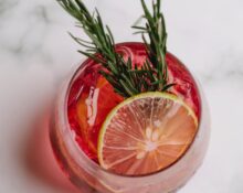 Try This Grapefruit & Sage Champagne Cocktail Recipe For Newyear's Eve Party