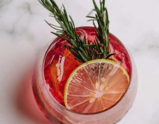 Try This Grapefruit & Sage Champagne Cocktail Recipe For Newyear's Eve Party