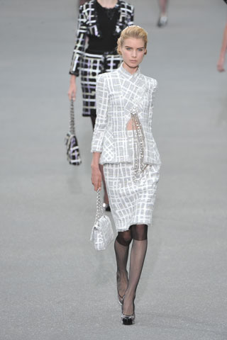 Neue Modetrends: Chanel präsentiert die Cruise Collection 2023/2024 in Los  Angeles