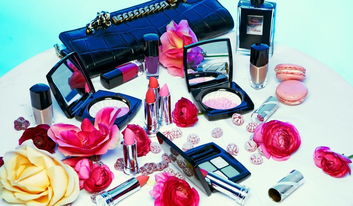 8 Makeup Products That Will Make A Great 2023 Valentine's Day Gift For Her