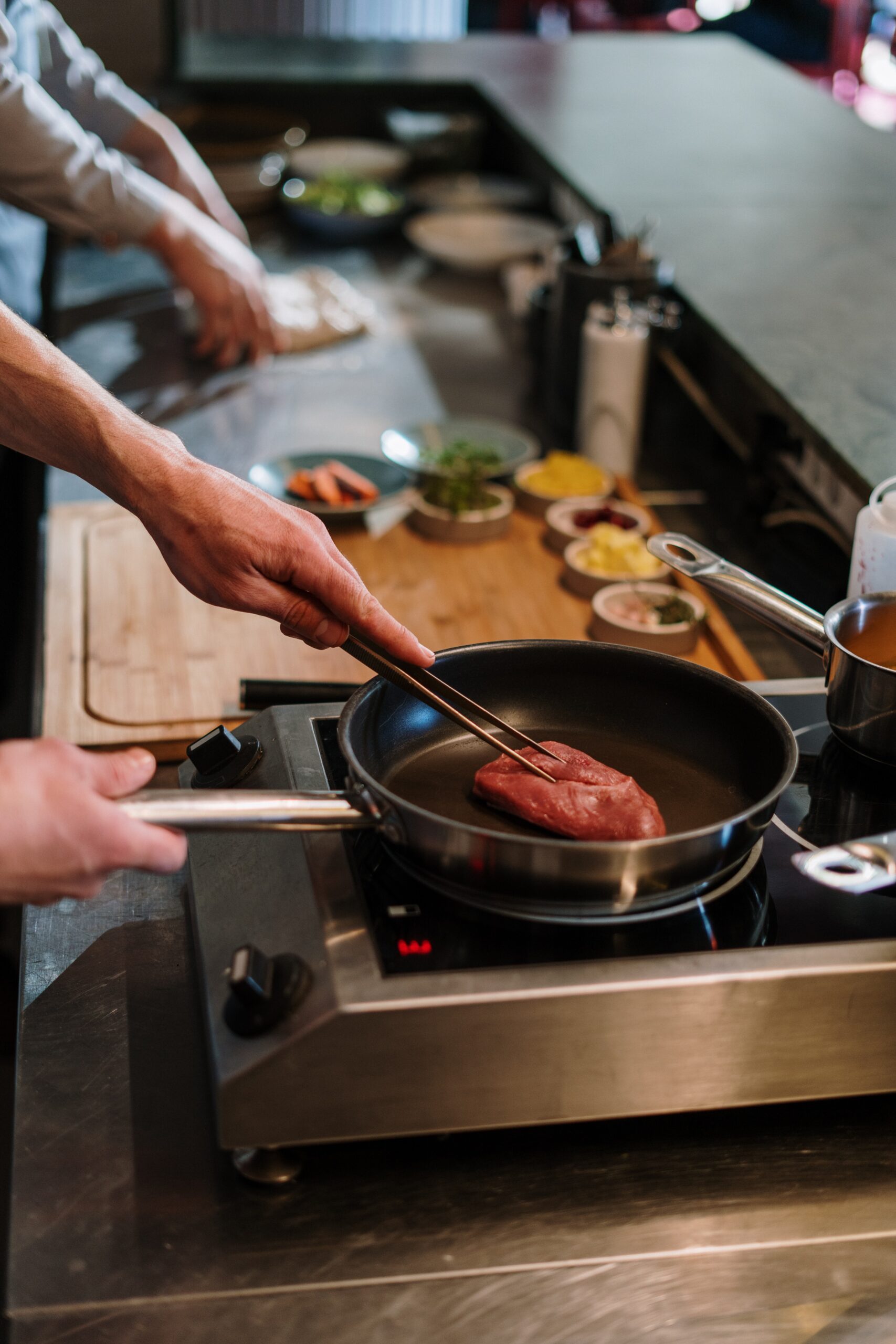 6 Best Skillets Your Kitchen Needs This 2023 New Year