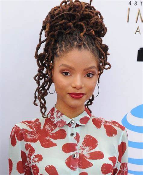 Halle Bailey In Disney's 'Little Mermaid' Trailer Premiered At The Oscars 2023