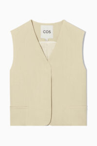 COS
Single Breasted Waistcoat
£79.00
