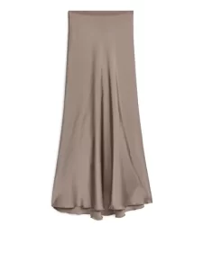 Arket
Maxi Satin Skirt
£89.00

