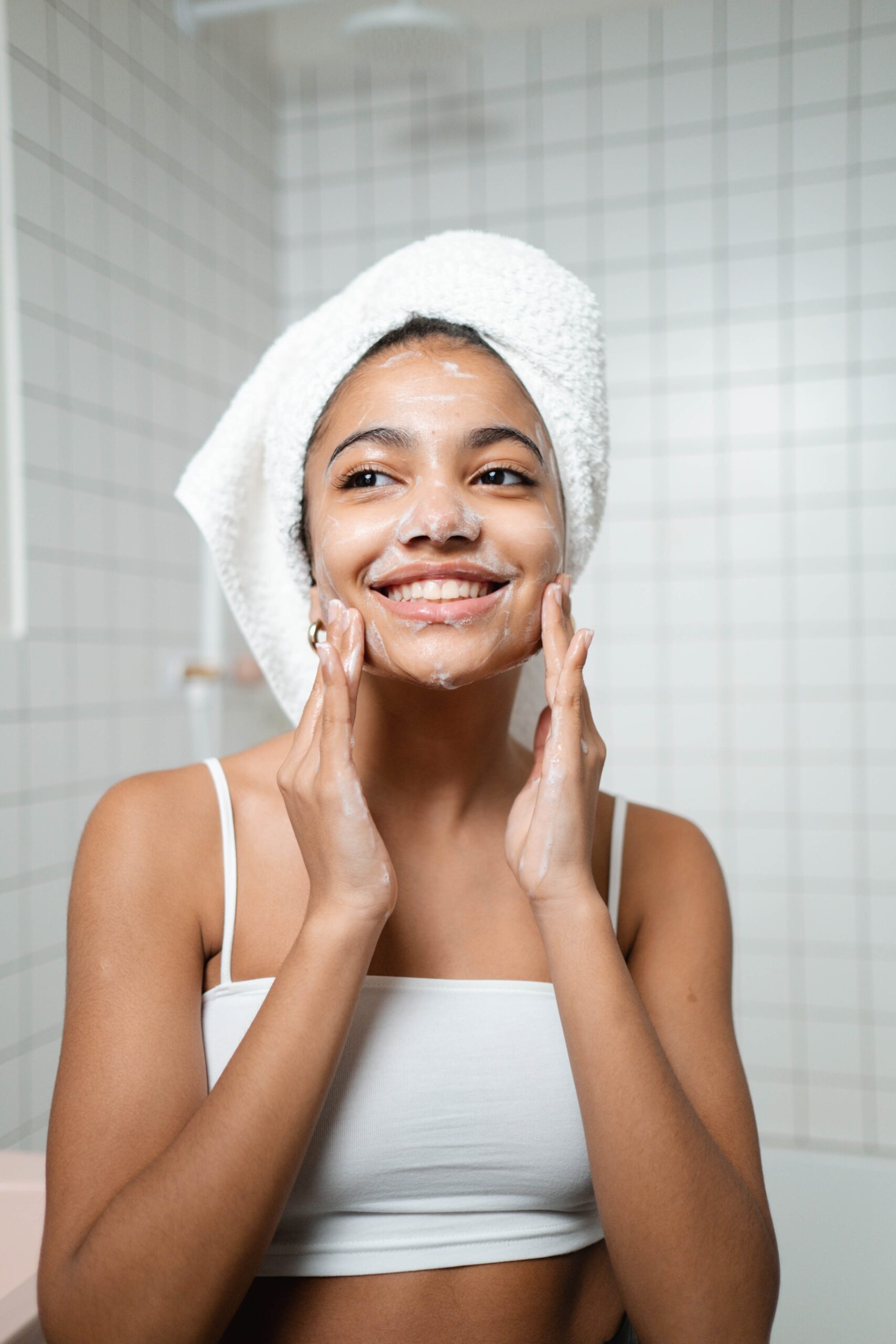 7 Steps To An Easy At-Home Facial This Season