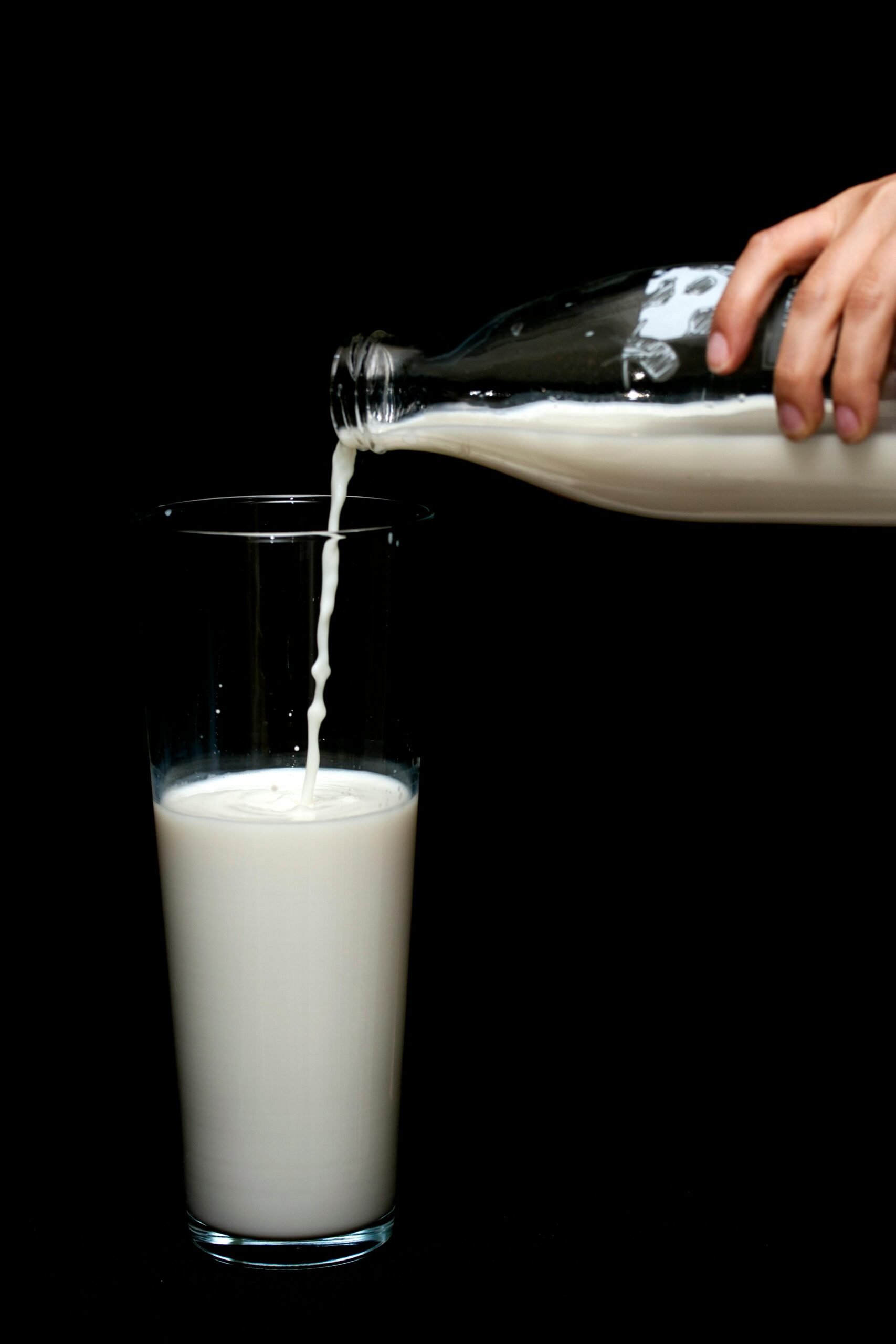 Diary Milk Alternatives: Soy, Oat and Almond Milk Which Is Better