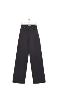 Loewe
High waisted trousers in cotton
£725.00