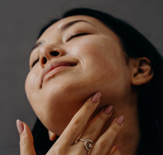 Embracing the Future: How Waterless Beauty Products are Revolutionising Sustainable Skincare in 2024