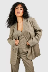 Boohoo
Linen Look Pinstripe Double Breasted Blazer
Now £32.00, Was
£40.00
