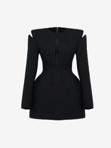 Alexander McQueen
Women's Lace Detail Slashed Mini Dress in Black
Was £ 2,900 Now £1,450