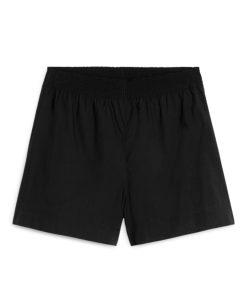 Arket 
Lyocell-Cotton Shorts
Was £37.00 Now £19.00

