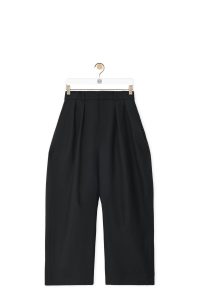 Loewe
Barrel trousers in wool
£1,000.00