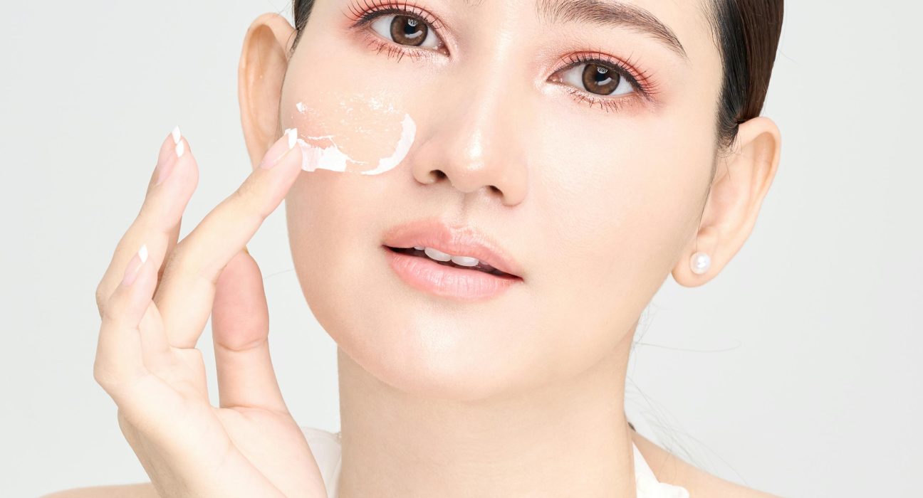 3 Beauty Hacks That Give Good Skin You Won't Need Makeup