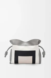 Loewe
Medium Flamenco clutch
in nappa calfskin
£2450.00