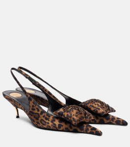 Yves Saint Laurent
Dakota 50 leopard-print slingback pumps
£1.245.00
£ 1,245