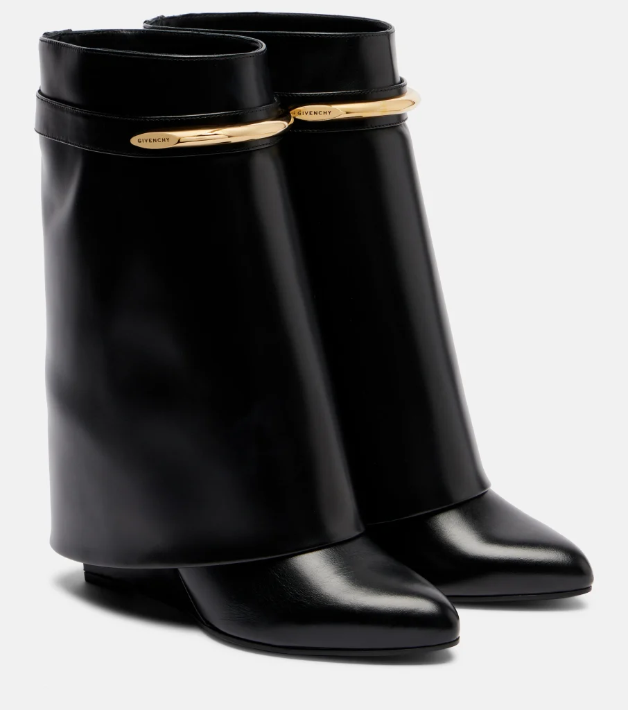 Givenchy
Shark 95 leather mid-calf boots
£ 1,590.00