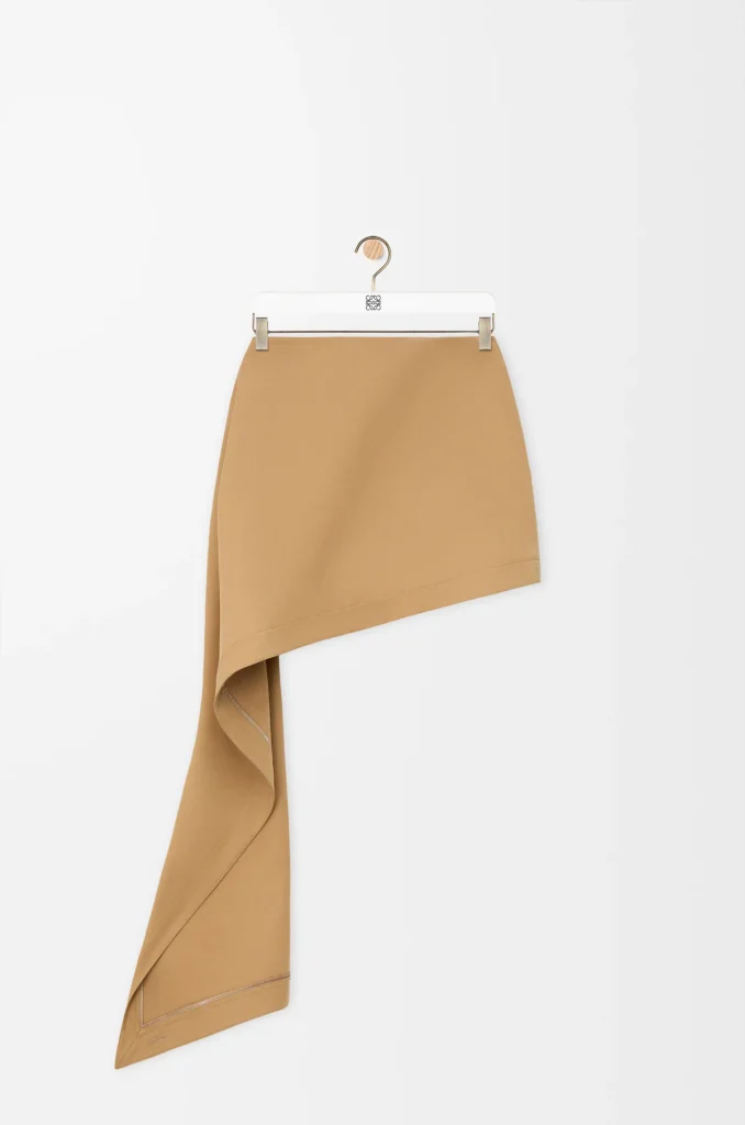 Loewe
Skirt in cotton and silk
£1200.00