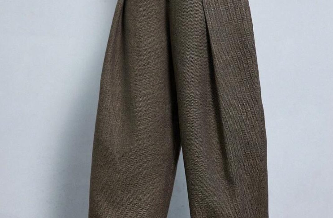 Shein Aveloria Modichic New Stylish Design Sense Casual Pleated Loose Commuter Wide Leg Suit Pants. £15.98