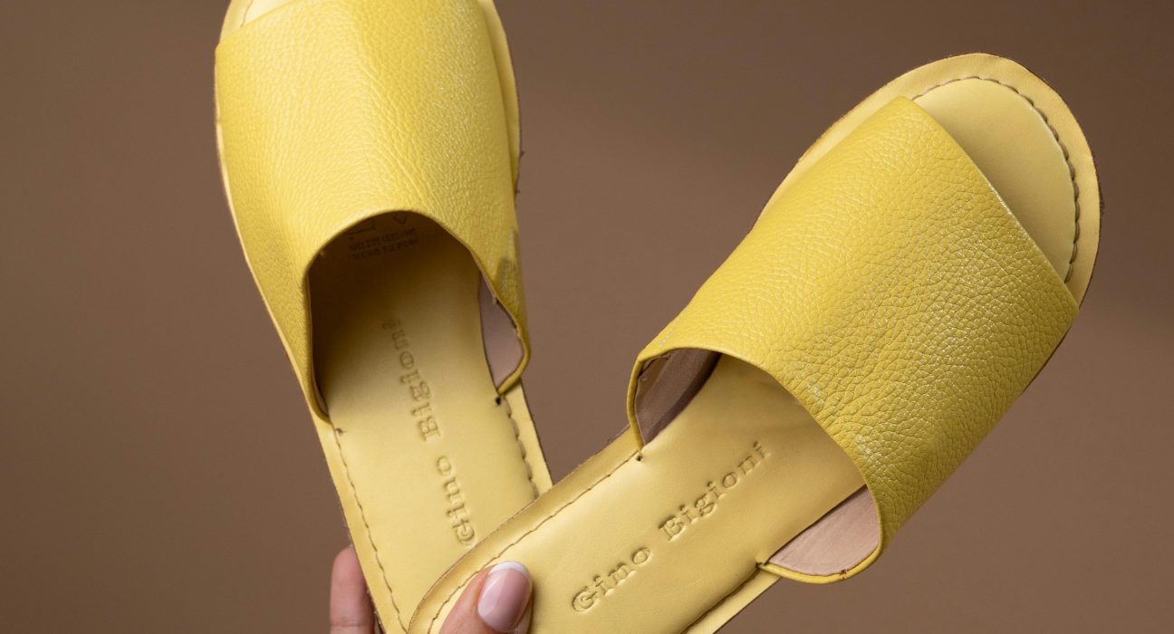 5 Stylish And Trending Summer Leather Slides To Shop For Everyday Comfort